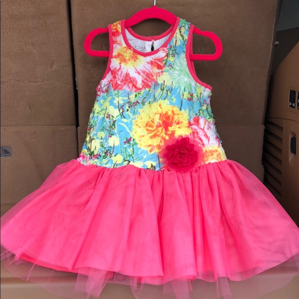 Fun, casual, fancy and fully lined dress.